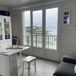 Centre Belle Vue Apartment Dinard